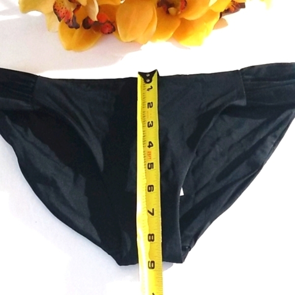 REBECCA VIRTUE BLACK RUCHED HIPSTER BIKINI BOTTOMS NWT SIZE MEDIUM - Picture 10 of 12